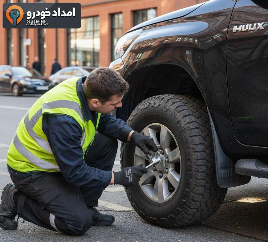 بررسی سیستم تعلیق و لاستیکهای هایلوکس 2015 توسط امدادگر